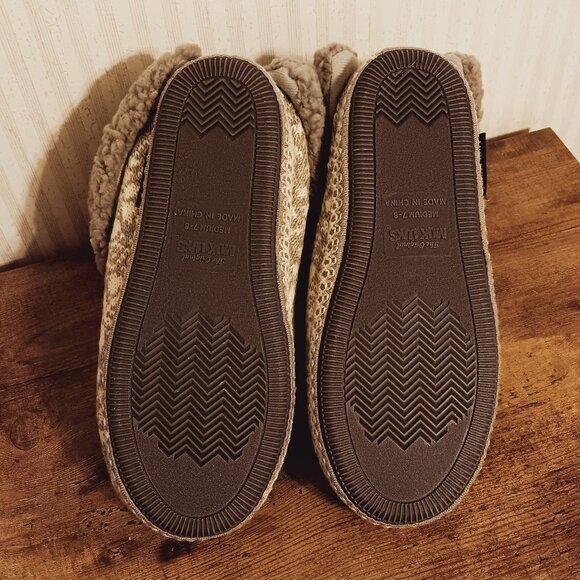 Muk Luks Melinda Bootie Slippers (Grey Snow) - Picture 9 of 10